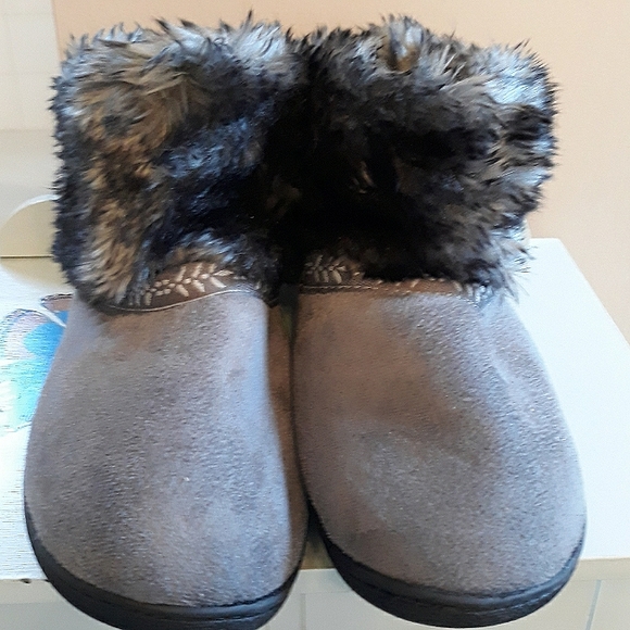 Isotoner Faux Fur Slippers